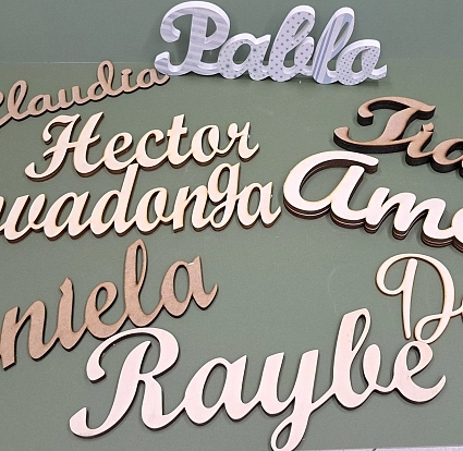 NOMBRES  EN DM PERSONALIZADOS